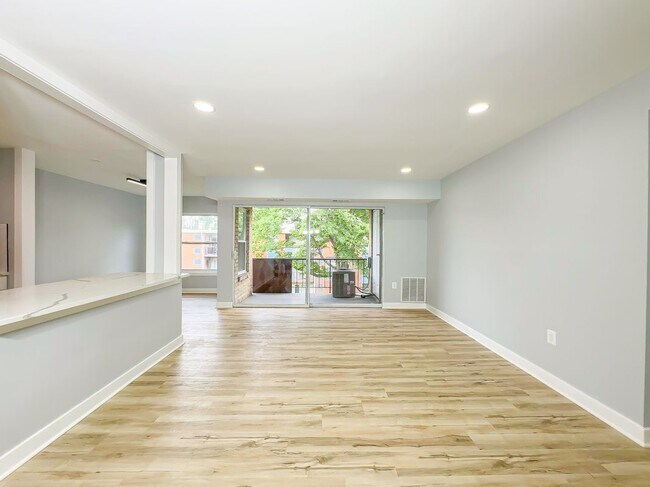 Foto del edificio - 3861 St Barnabas Rd