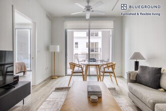 Building Photo - 4131 Laguna St