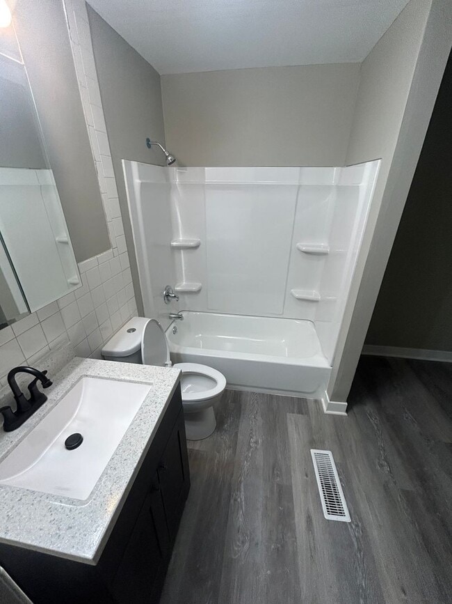 Building Photo - Recently renovated 3 bedroom home on the Southside of Lafayette