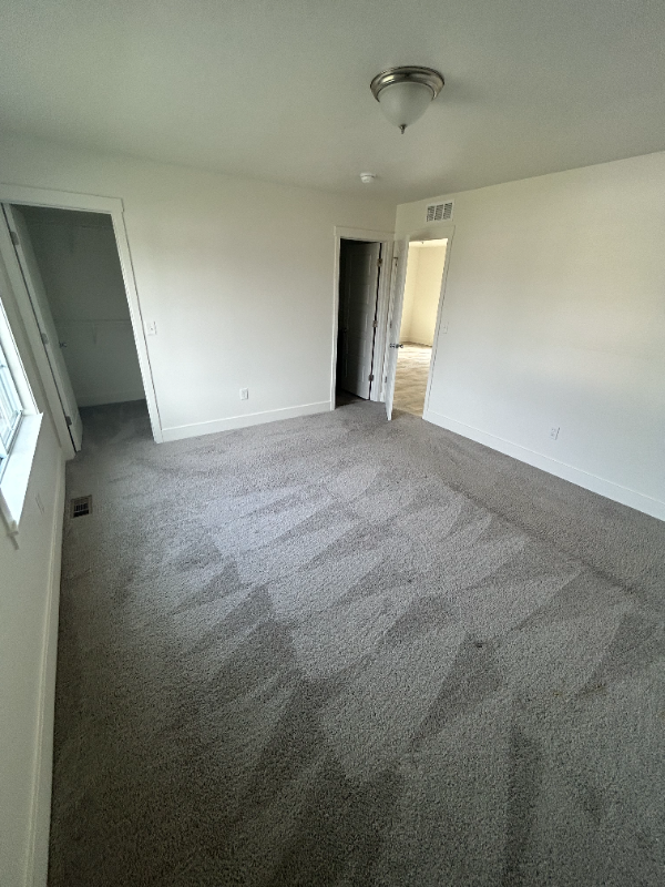 Building Photo - 1220 Chapel Hill Dr