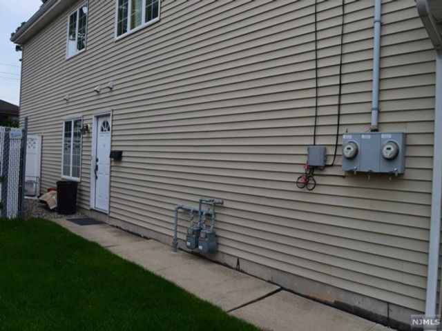 Building Photo - 77 McKinley Ave