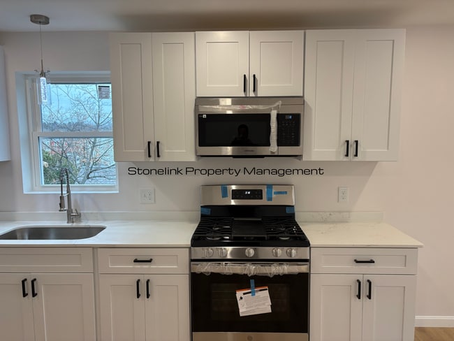 Foto del edificio - *1014 Douglas Avenue