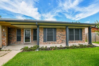 Building Photo - 13910 Bonnercrest Dr