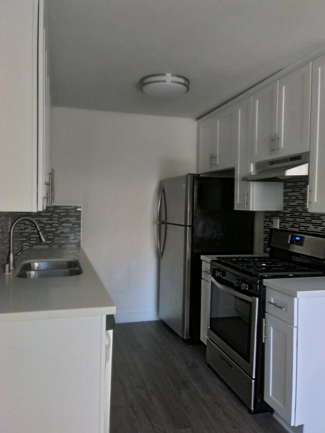 Foto principal - 11815 Gilmore St