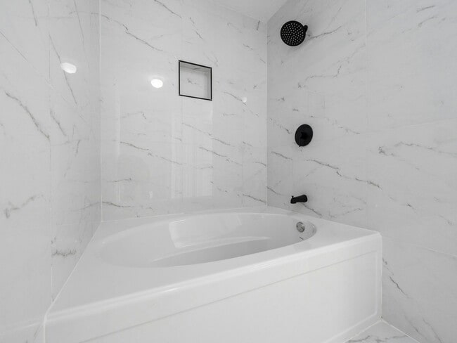 Building Photo - 8300 Elm Park Dr