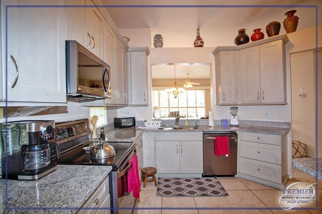 Foto del edificio - ***BREAKWATER OF PELICAN BAY***3 BEDS/2.5 ...