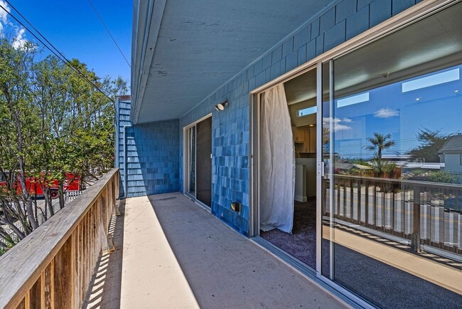 Building Photo - Estrella Ave (LEASE UP ONLY)