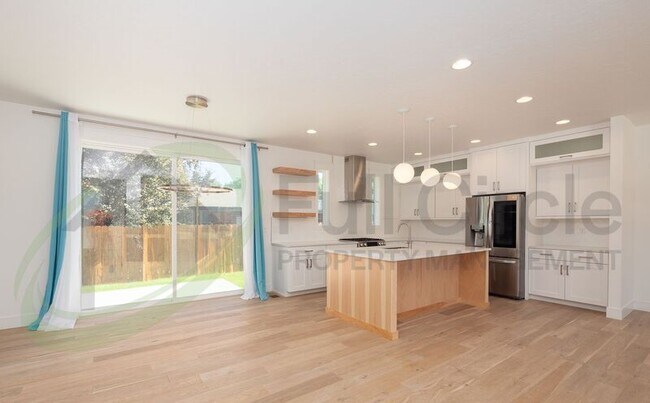 Foto del edificio - 1624 W Cyrus St