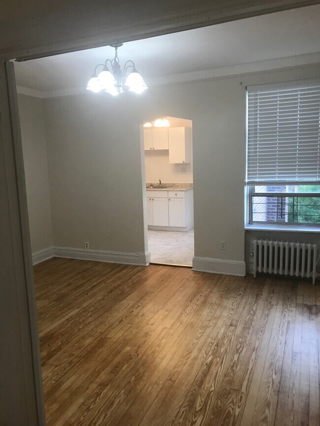 Foto del edificio - 410 E 117th St