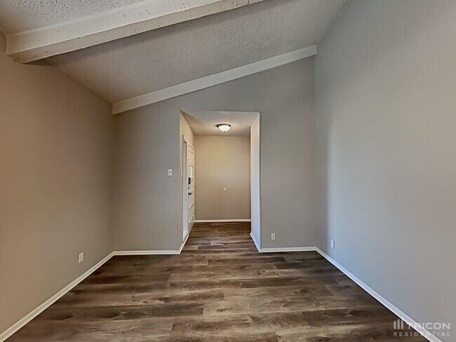Building Photo - 6834 Indian Lake Dr