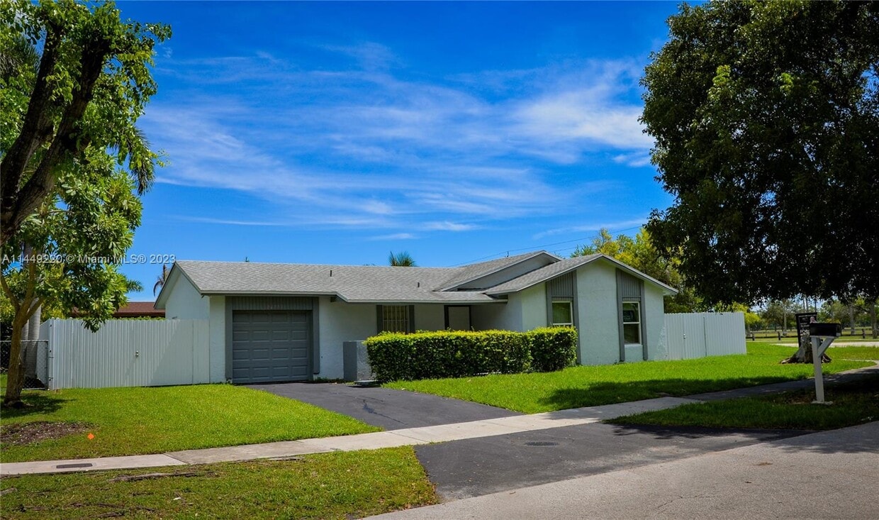 Foto principal - 26773 SW 125th Ct