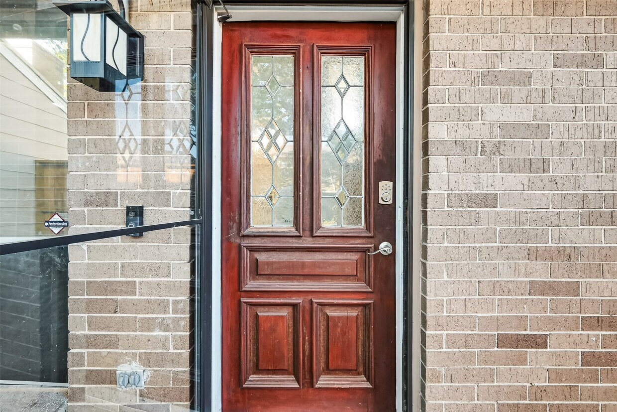 Foto del edificio - 13925 Hollowgreen Dr