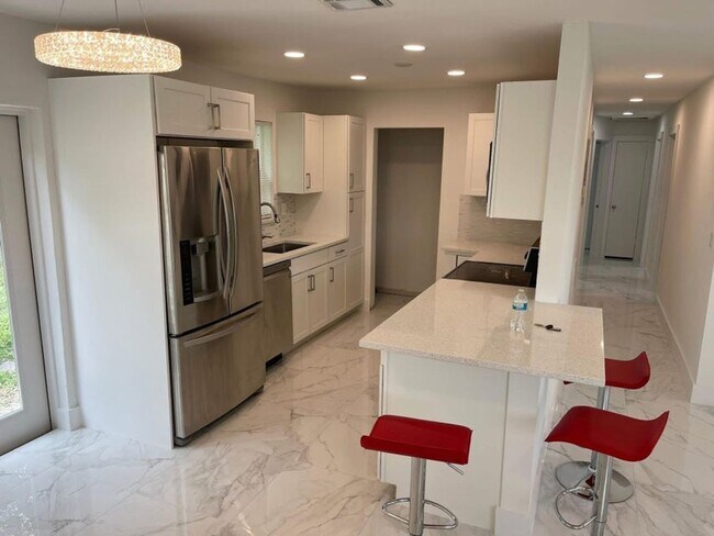 Foto del edificio - 372 NW 4th Ct