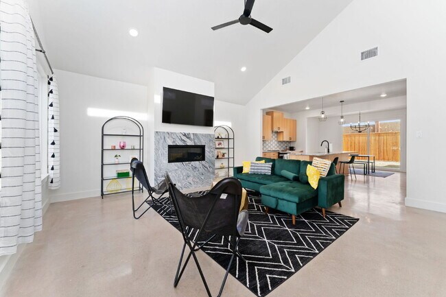 Foto del edificio - Pre-Leasing Fall of 2026!! Luxury Homes!!