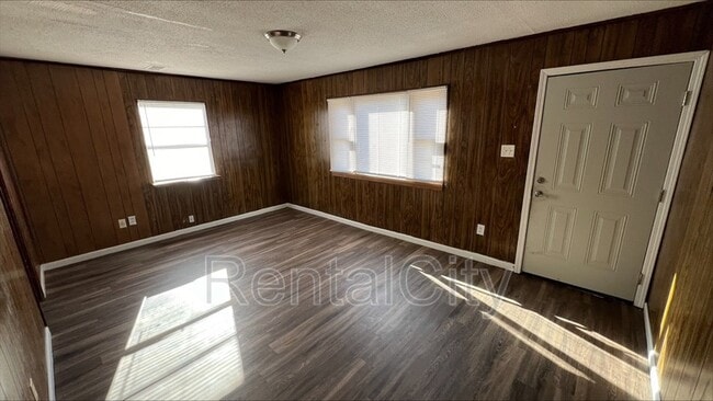 Building Photo - 3604 Dumas St