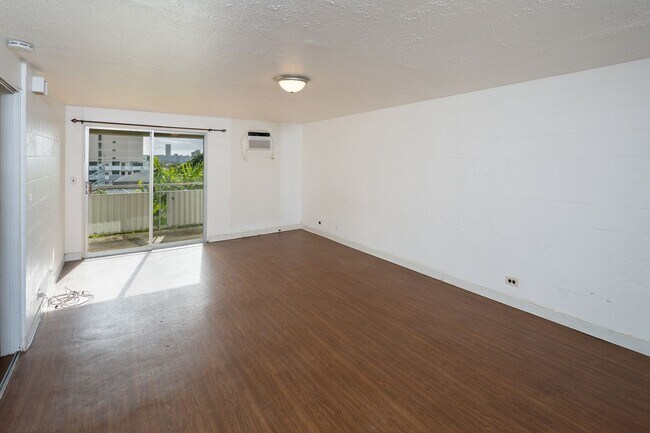 Foto del edificio - Available now! Prime location Studio with Parking!