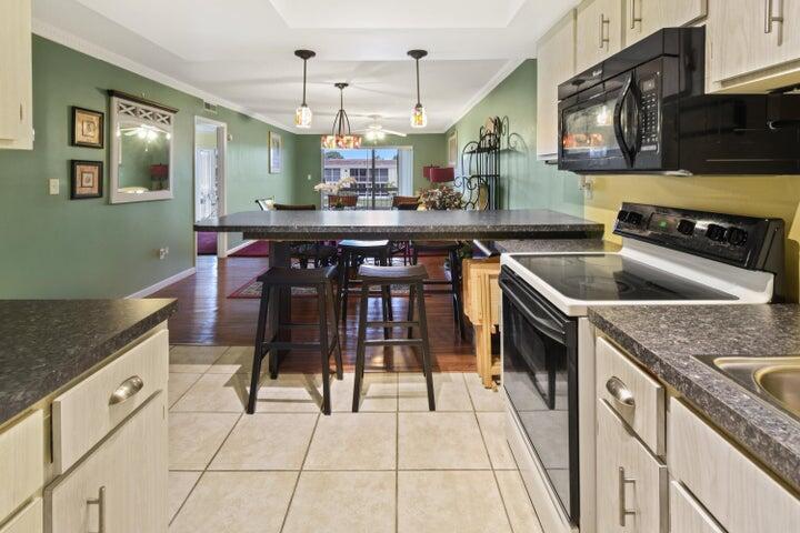 Foto del edificio - 2135 N Courtenay Pkwy