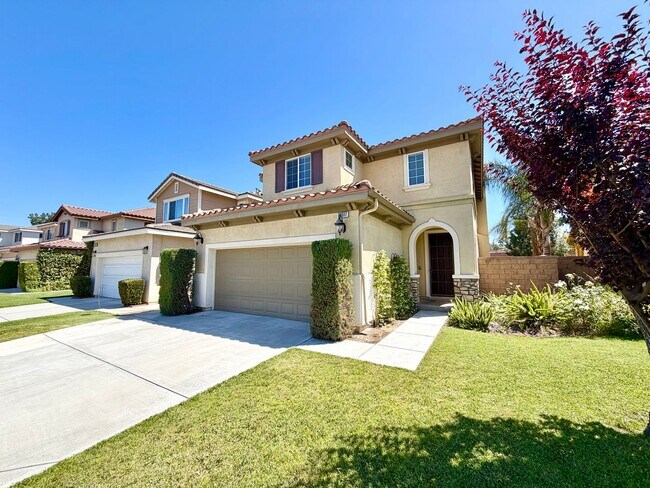Foto del edificio - Spacious 4 Bedroom Canyon Hills Retreat with Private Balcony