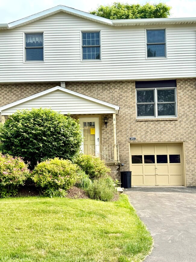 Building Photo - 1083 Cunningham Dr