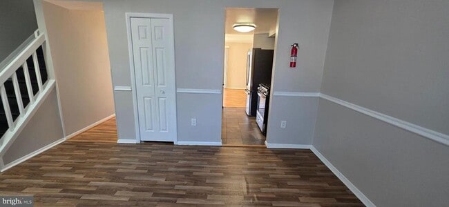 Building Photo - 6974 Knighthood Ln