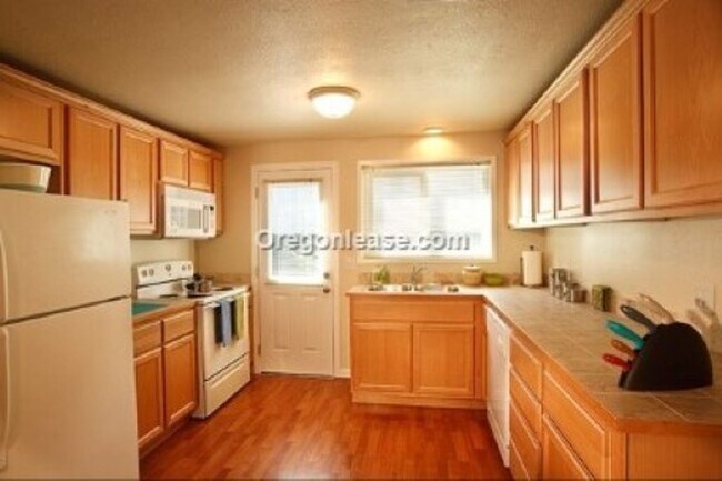 Foto del edificio - One bed one bath apartment near downtown