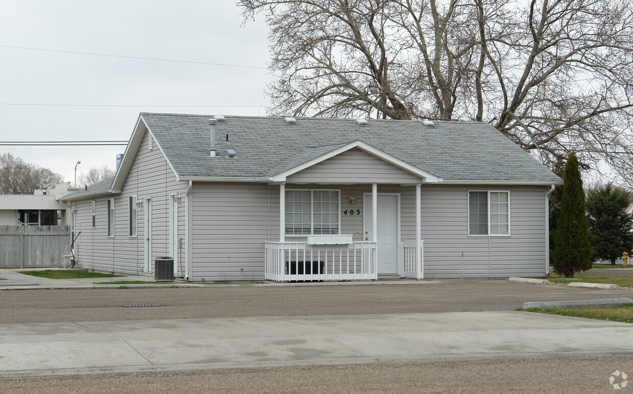 Primary Photo - 119 E Sherman Ave