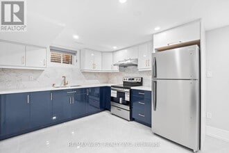 Building Photo - 38 Larchmere Ave