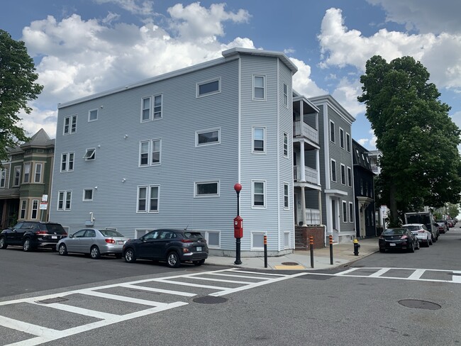 Building Photo - 24 P St