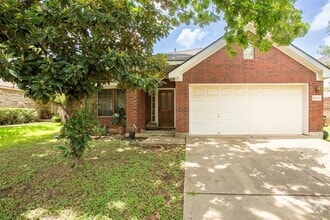Building Photo - 8000 Briarton Dr