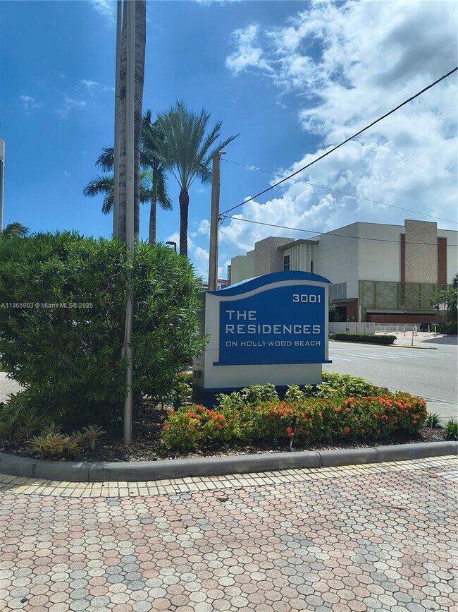 Building Photo - 3001 S Ocean Dr