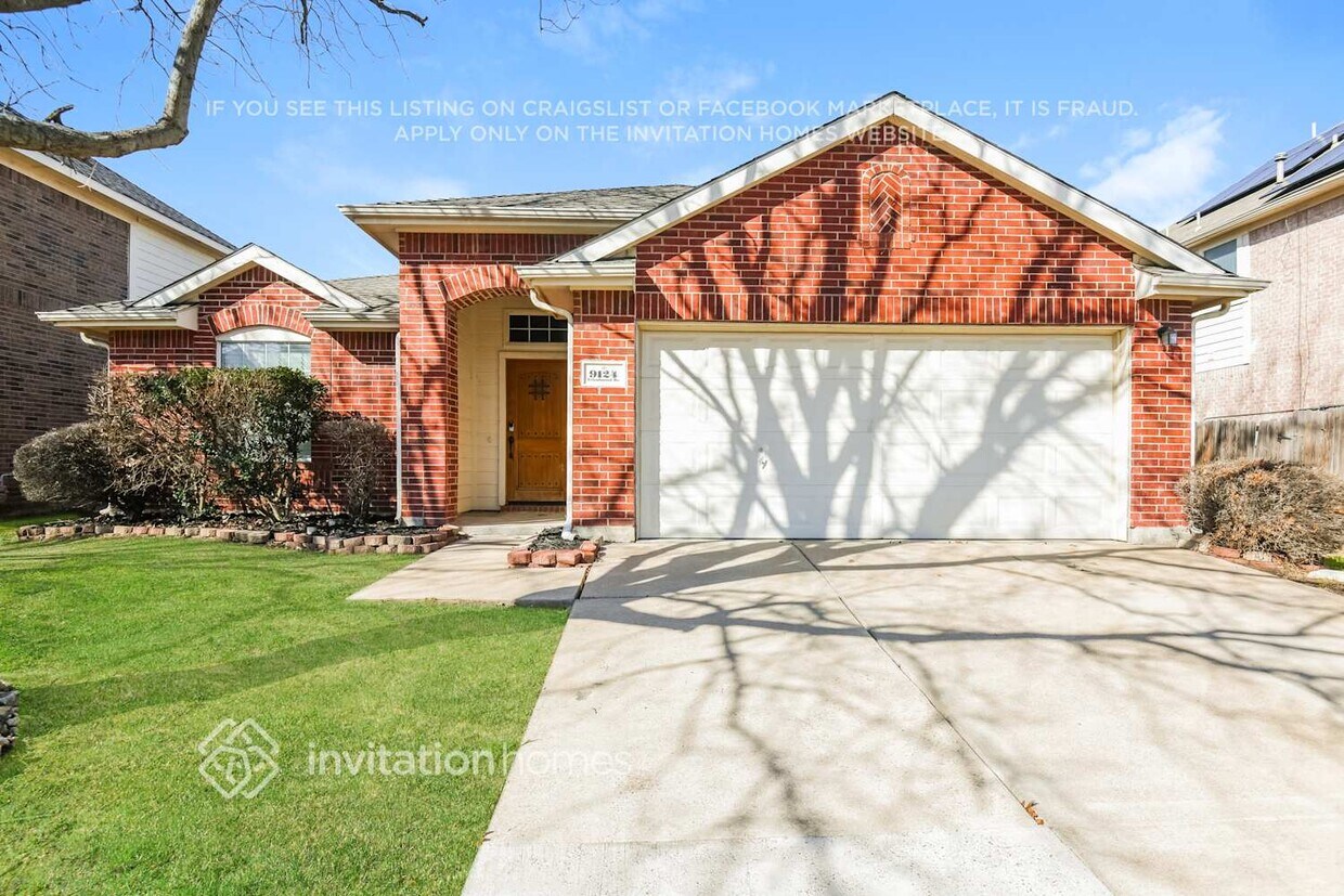 Foto principal - 9124 Friendswood Dr