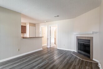 1BR, 1BA - Fairfield (Updated) - Westside Creek