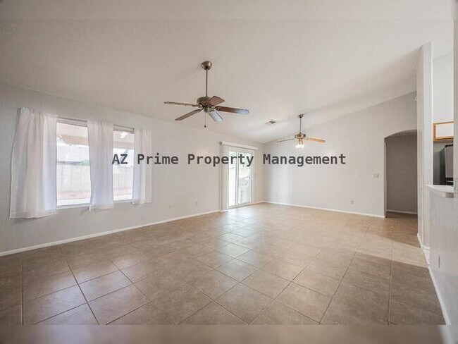 Foto del edificio - 7590 W San Miguel Ave
