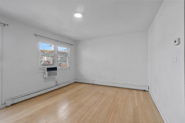 Foto del edificio - 4013 Hudson Ave