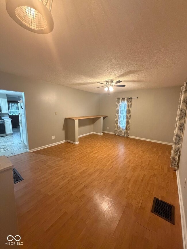 Foto del edificio - 3037 Meredith Ave