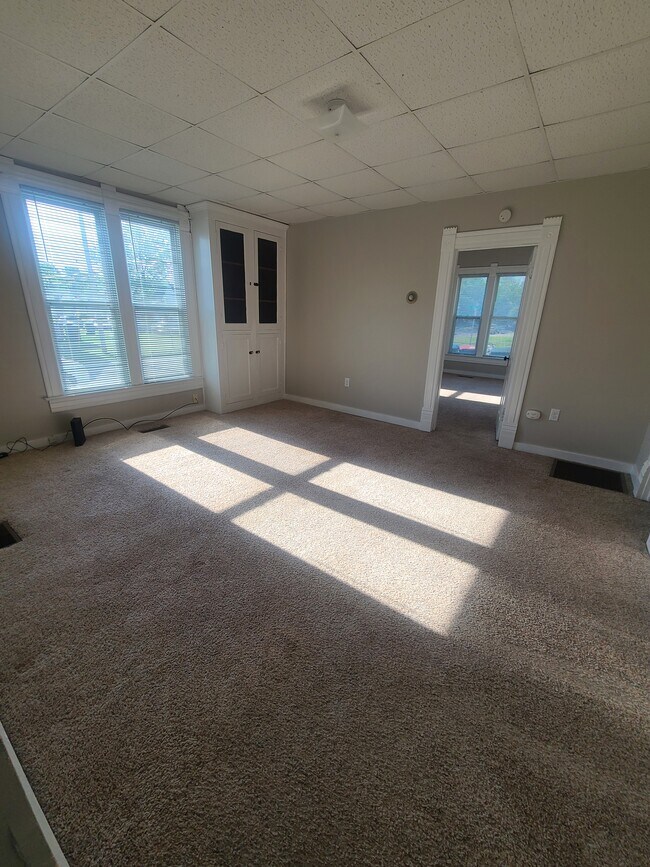 Building Photo - 515 E. Pierce St. Apt. B