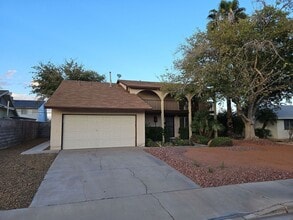 Building Photo - 2724 Capistrano Ave