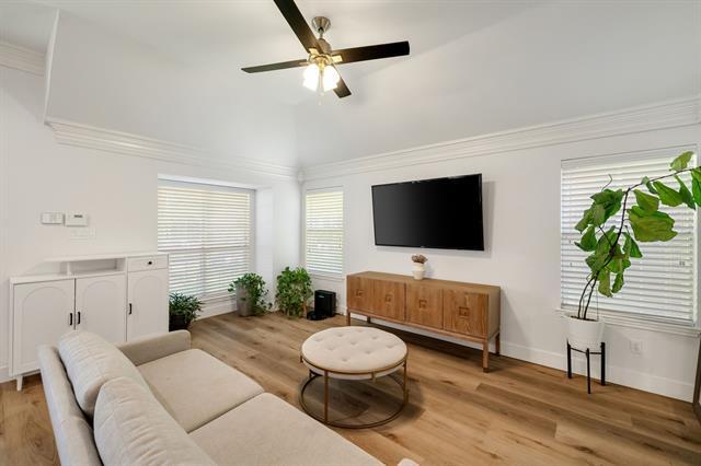 Foto del edificio - 624 Mossycup Oak Dr