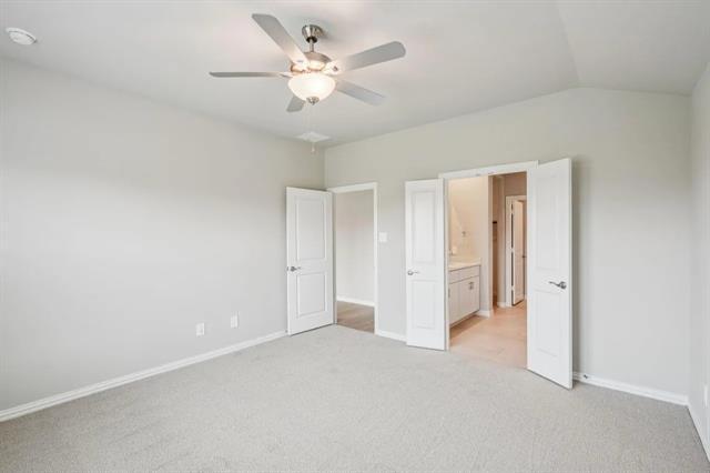 Foto del edificio - 512 Midnight Oak Dr