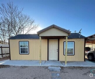 Building Photo - 804 S Lincoln Ave