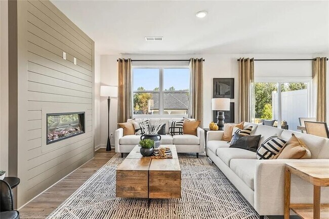 Foto del edificio - 7512 Clover Ln