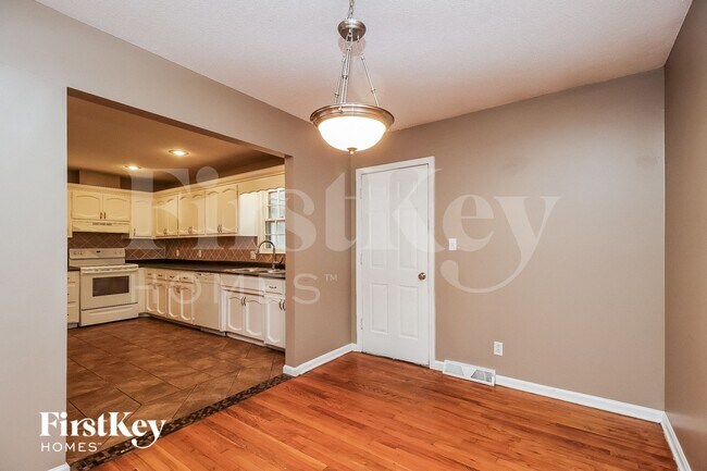 Foto del edificio - 704 Melrose St