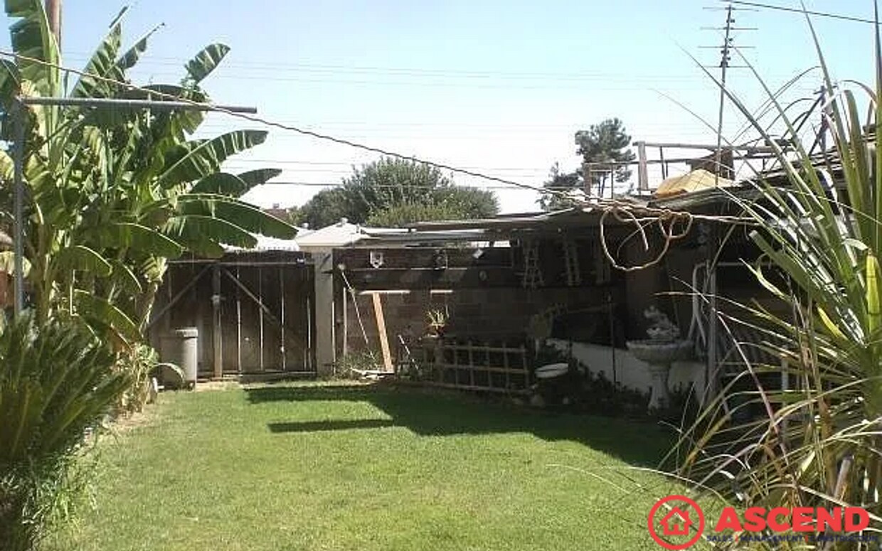 Foto del edificio - Spacious 4BD/1.5BA Home in Bakersfield's 93308!