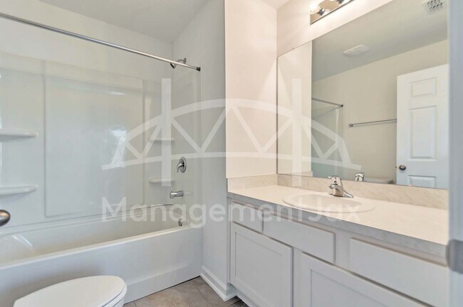 Foto del edificio - 8314 US-1