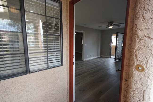 Building Photo - SHOWINGS AVAILABLE NOW