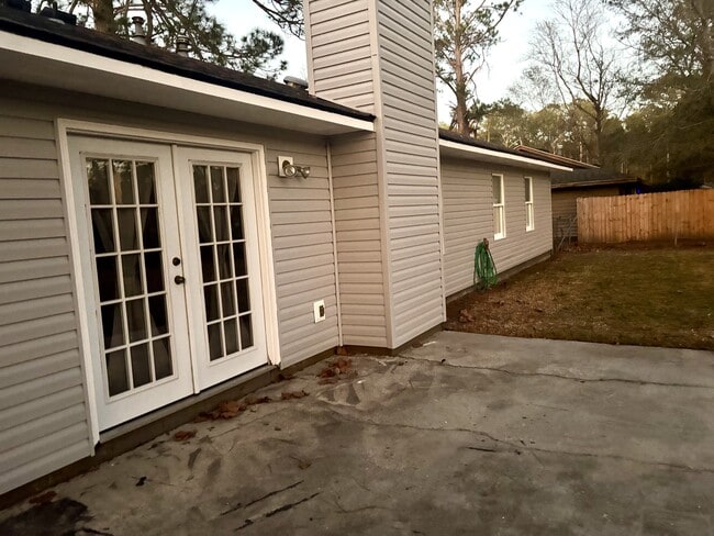 Foto del edificio - 2019 Bradley Ave