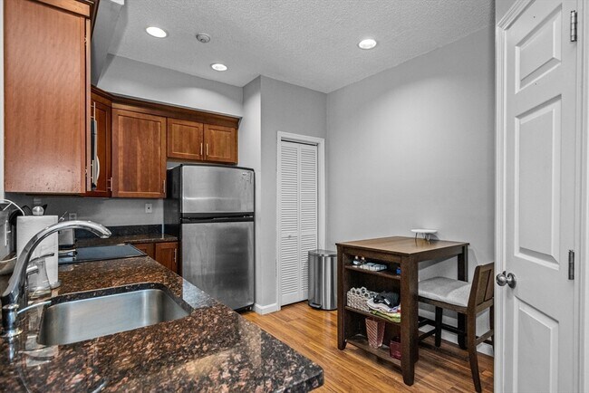 Foto del edificio - 102 Bradford Commons Ln