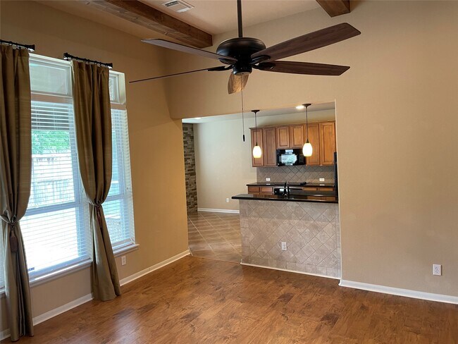 Foto del edificio - 6118 Castle Peak Ln