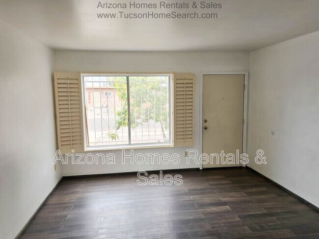 Foto del edificio - 2425 S Rose Peak