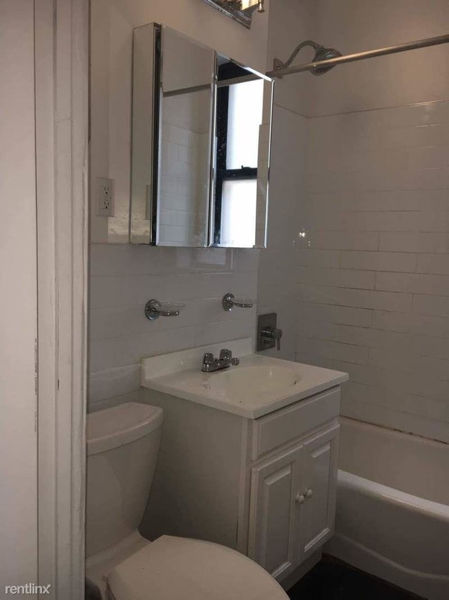Building Photo - 2 br, 1 bath  - 1111 46th Ave